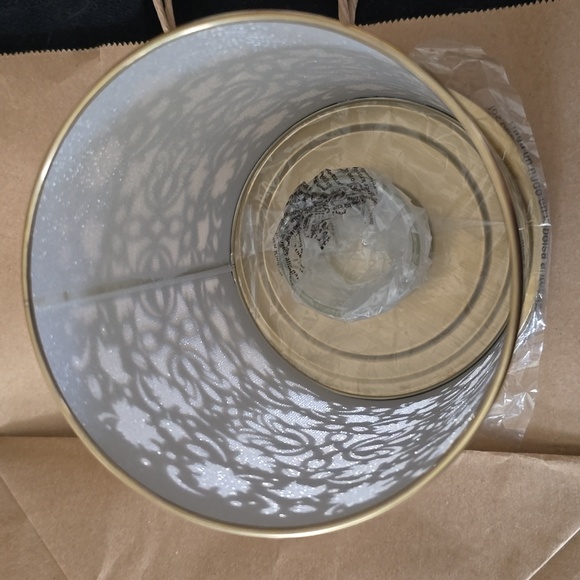 Enchanted Golden leaves votive hurricane from partylite - Picture 7 of 9